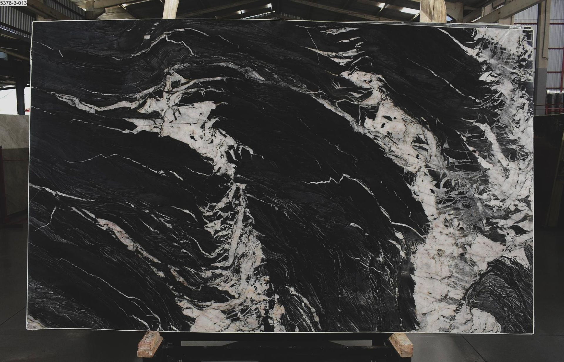 Crystal Noir Quartzite